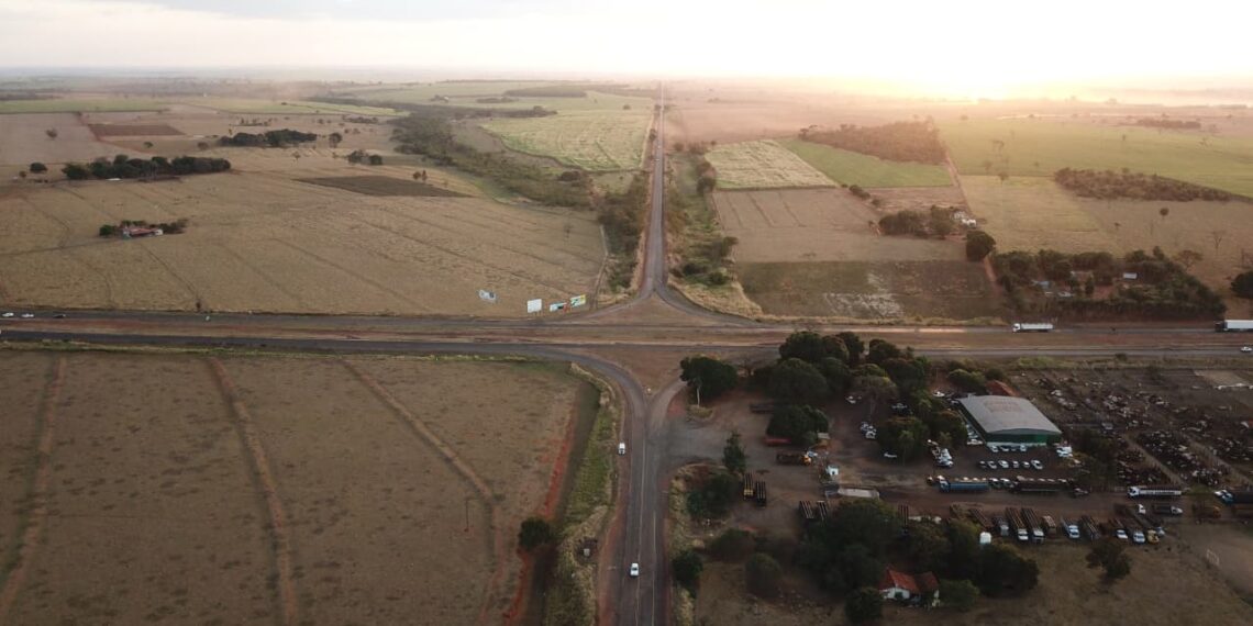 Caminhonete é roubada durante invasão a propriedade rural em Frutal