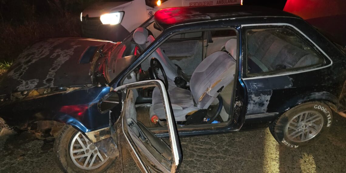 Jovem fica gravemente ferido após capotamento na MGC-497, em Prata