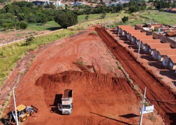 Prefeitura inicia terraplanagem para construção da UBS Nenê Enfermeiro em Frutal