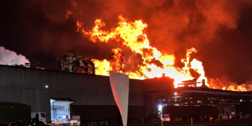 Incêndio atinge área industrial da Usina Cerradão e mobiliza brigadistas em Frutal