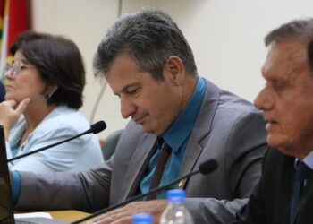Câmara de Frutal registra ao menos 47 homenagens oficiais em pouco mais de quatro meses de 2026