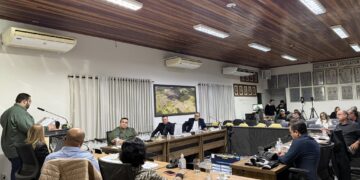 Câmara de Icém cassa mandato da prefeita Cidinha Salisso após sessão de quase nove horas