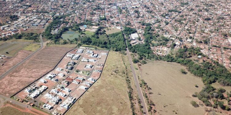 Carro furtado durante a madrugada é recuperado horas depois pela Polícia Militar em Frutal