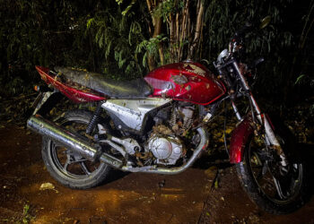Motocicleta furtada é recuperada pela PM e dois adolescentes são apreendidos em Frutal