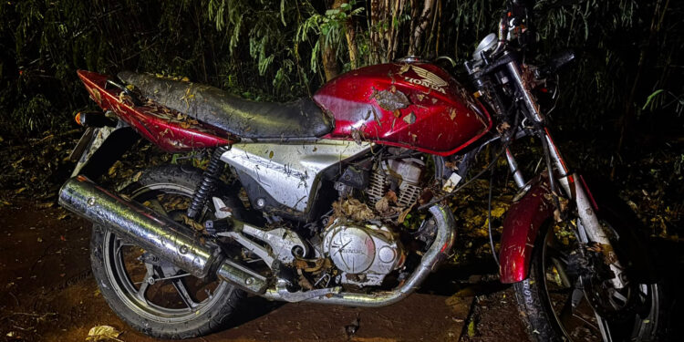Motocicleta furtada é recuperada pela PM e dois adolescentes são apreendidos em Frutal
