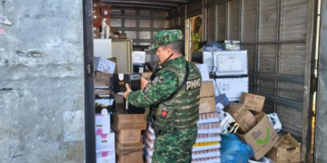 PM apreende contêineres que escondiam produtos furtados na BR-153