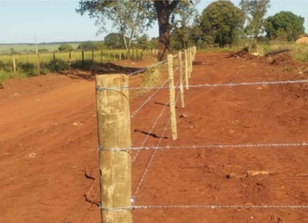 Prefeitura de Frutal conclui obras de cercamento no aterro de Aparecida de Minas