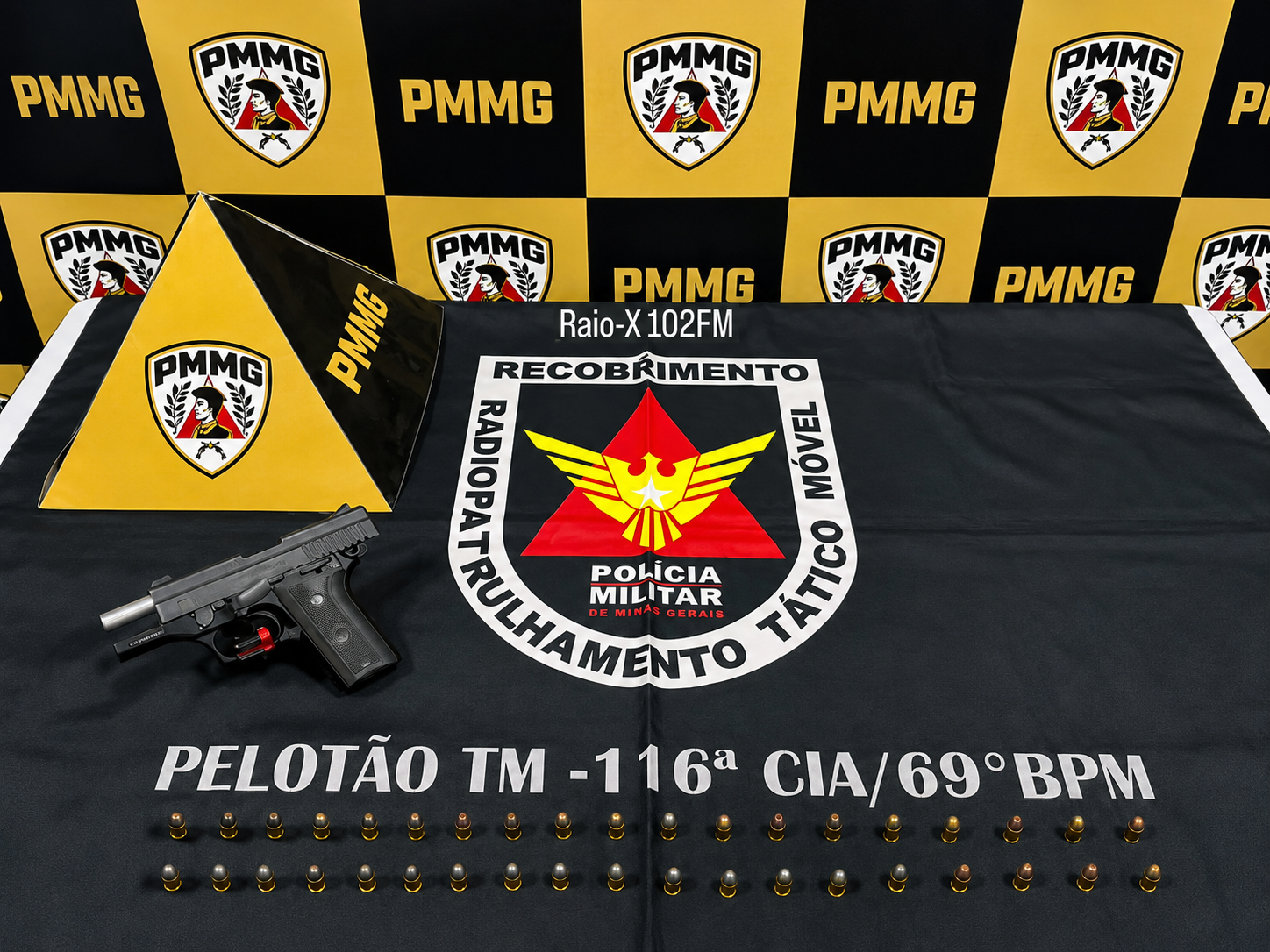 Polícia Militar prende dupla com pistola e munições no bairro Santos Dumont em Frutal