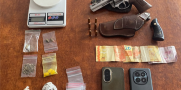 Operação conjunta apreende revólver, munições e drogas em Planura