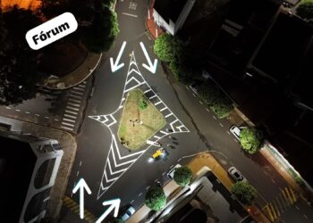 Mudança no trânsito altera sentido de conversão em cruzamento próximo ao Forum